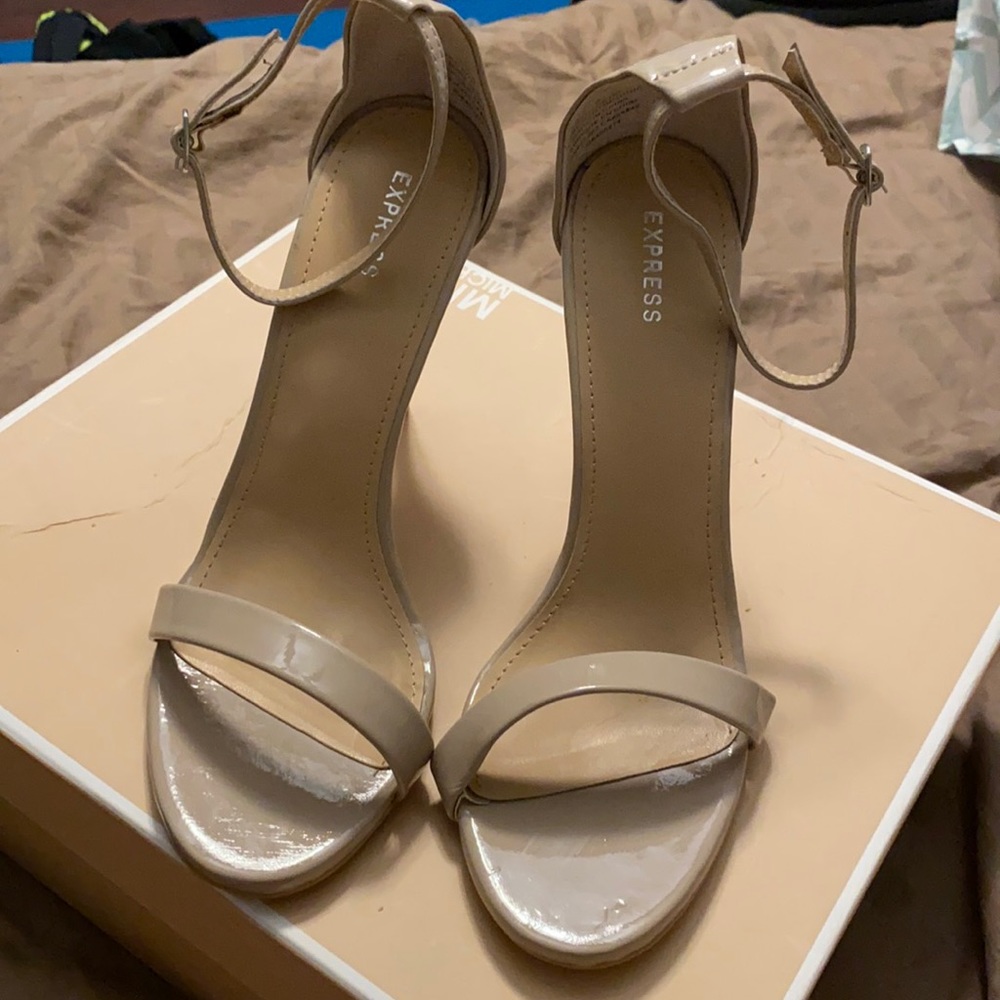 Brand New ✨ Expeess Heels
